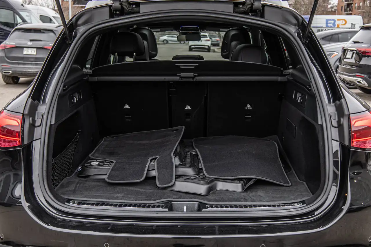 Mercedes-Benz GLC снимка Mercedes-Benz GLC