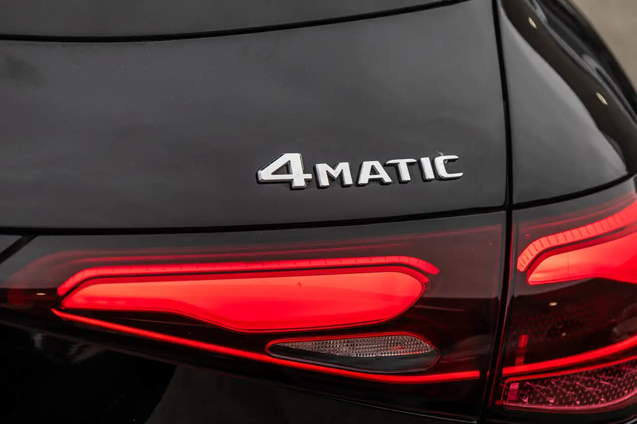 Mercedes-Benz GLC снимка Mercedes-Benz GLC