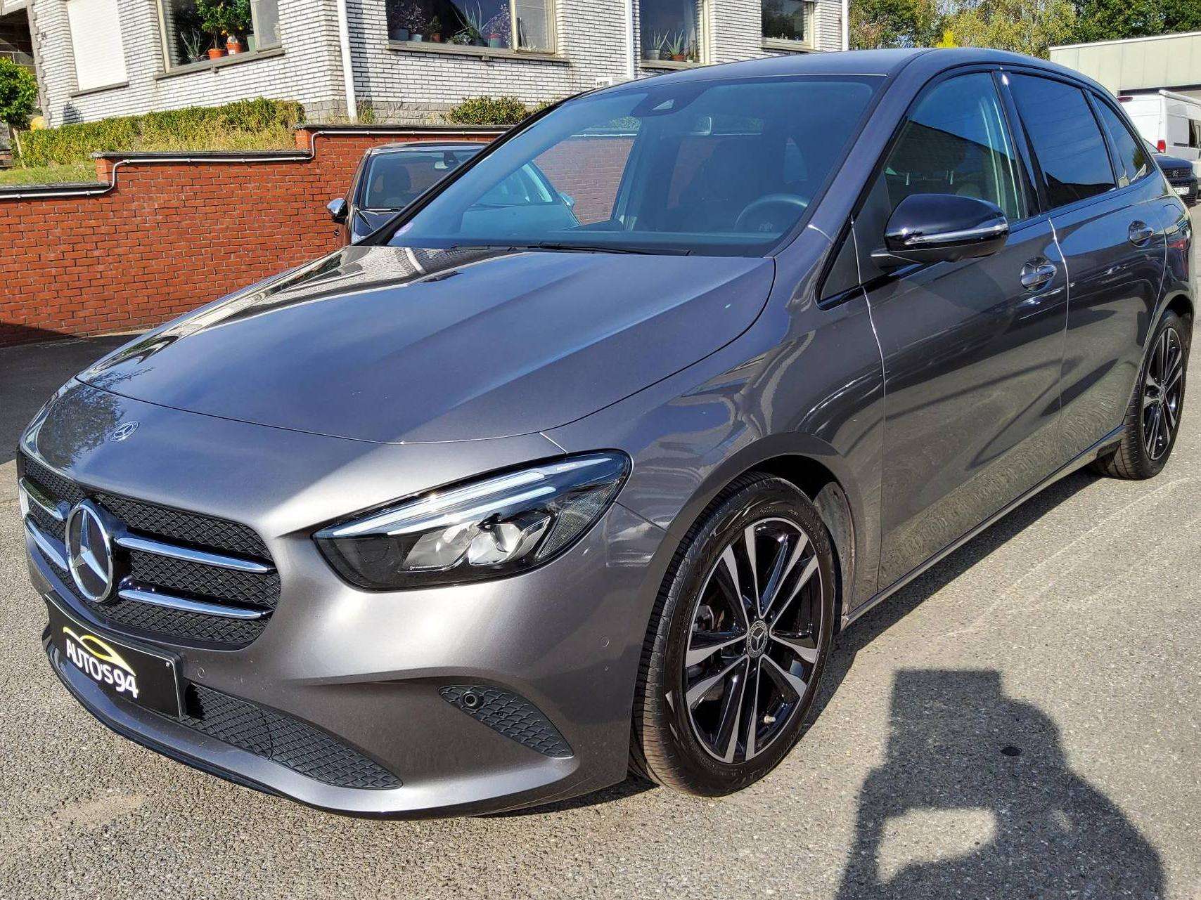 Mercedes-Benz B 180