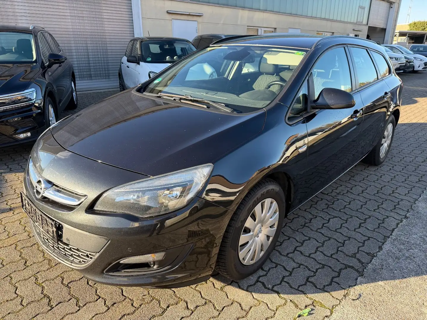 Opel Astra J Sports Tourer Edition Noir - 2