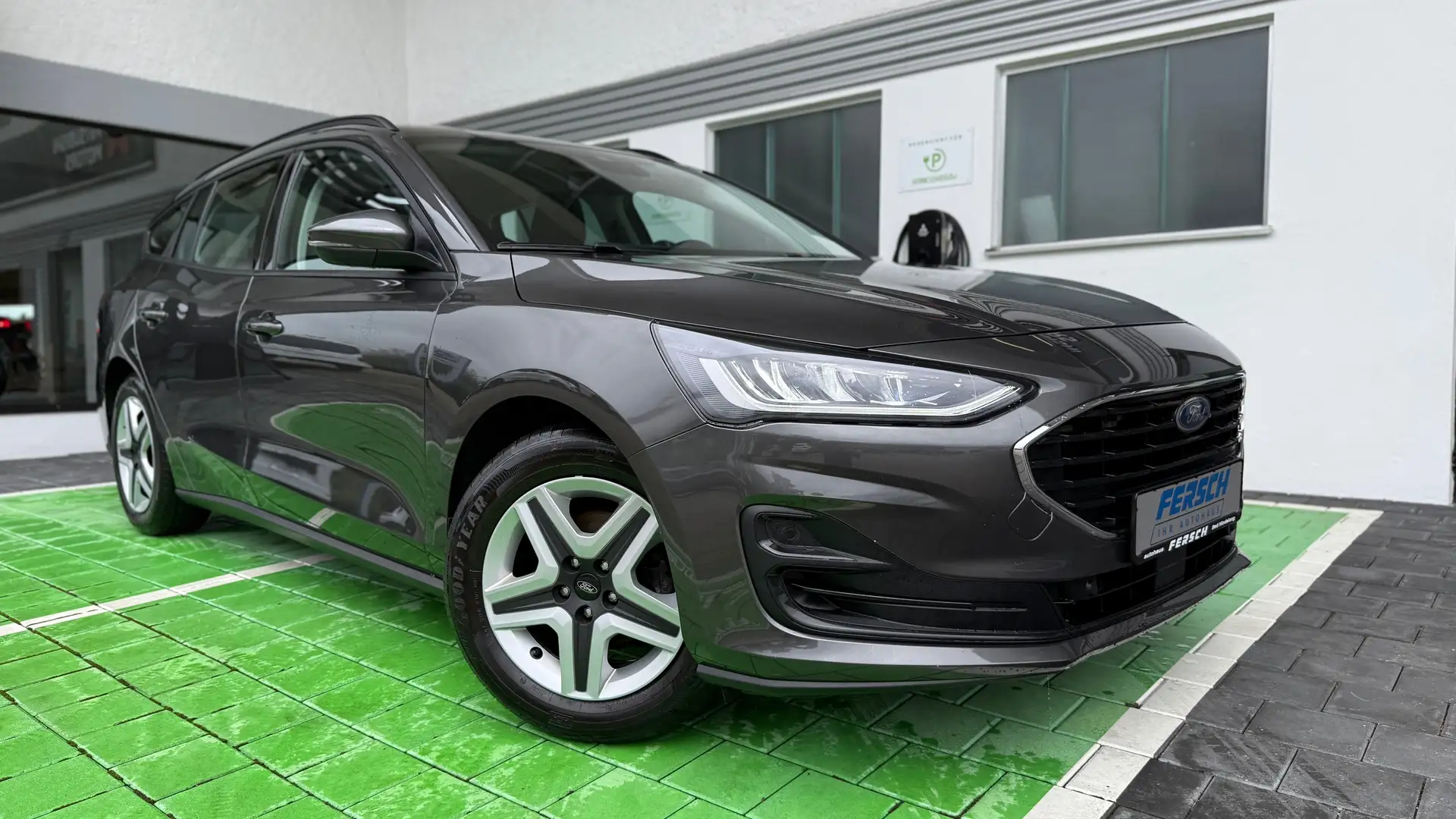 Ford Focus 1.0 Kombi Cool+Connect Audio SYNC 3 m. Freisprech. Grau - 1