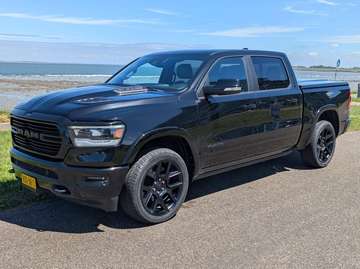 1500 5.7 V8 4x4 CC Laramie