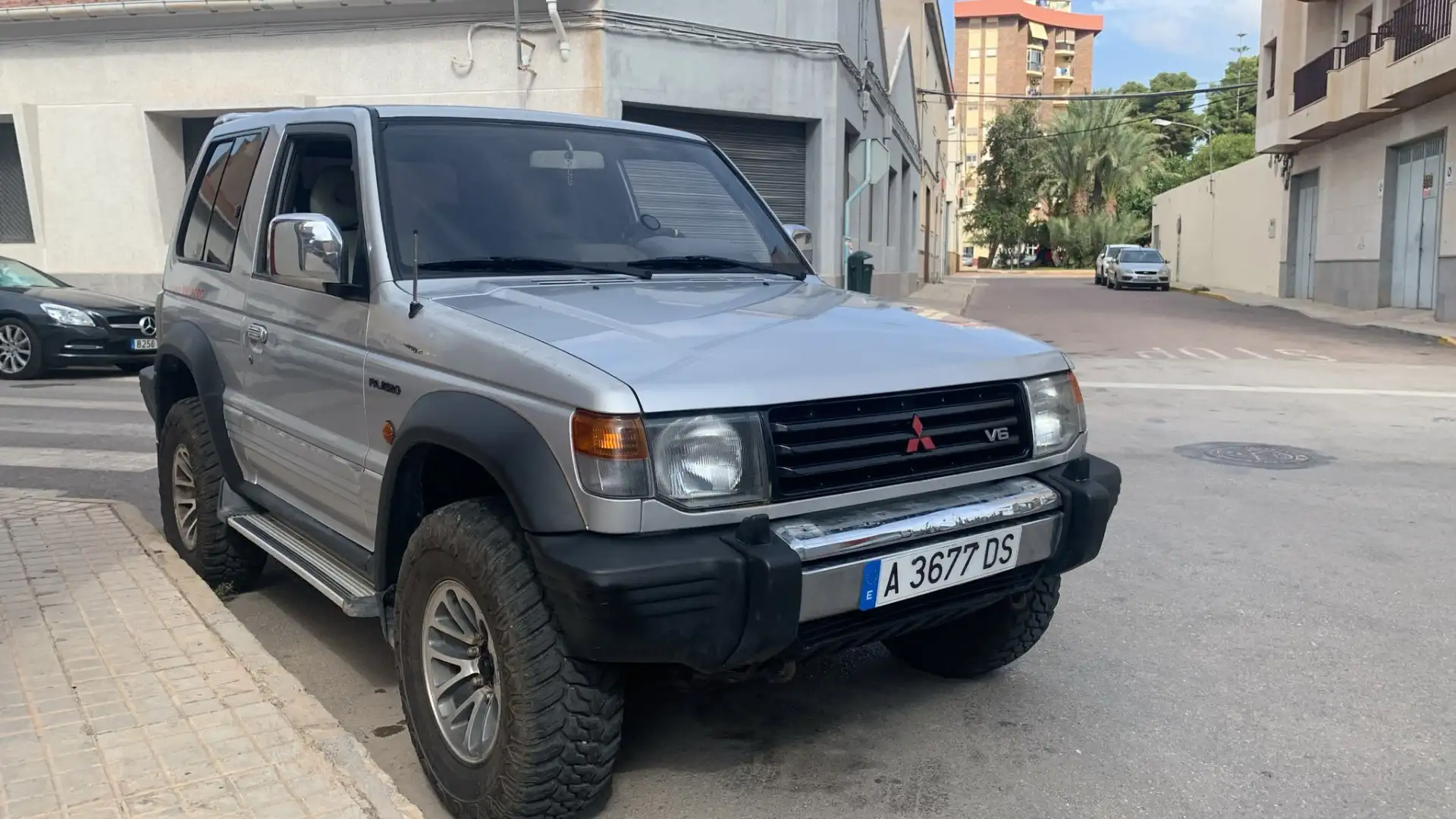Mitsubishi Montero Corto V6 - 1