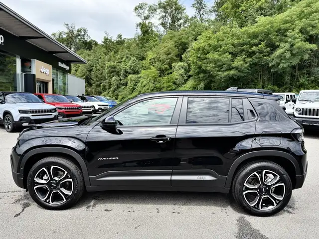 Jeep Avenger view 5
