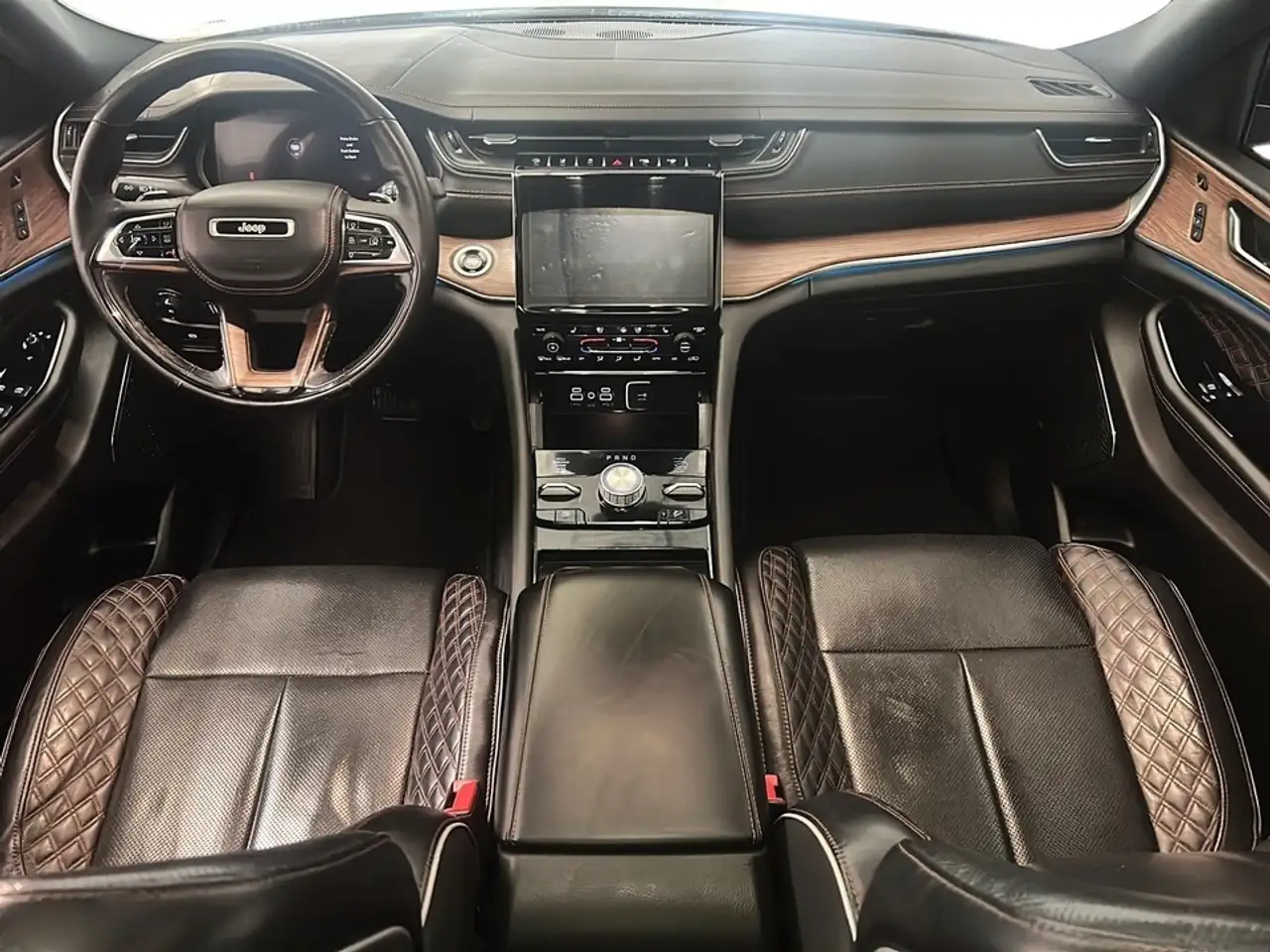 Jeep Grand Cherokee снимка Jeep Grand Cherokee
