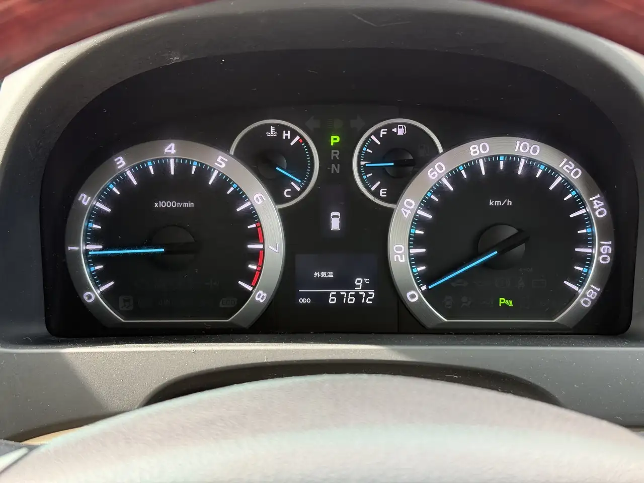 Toyota Alphard снимка Toyota Alphard