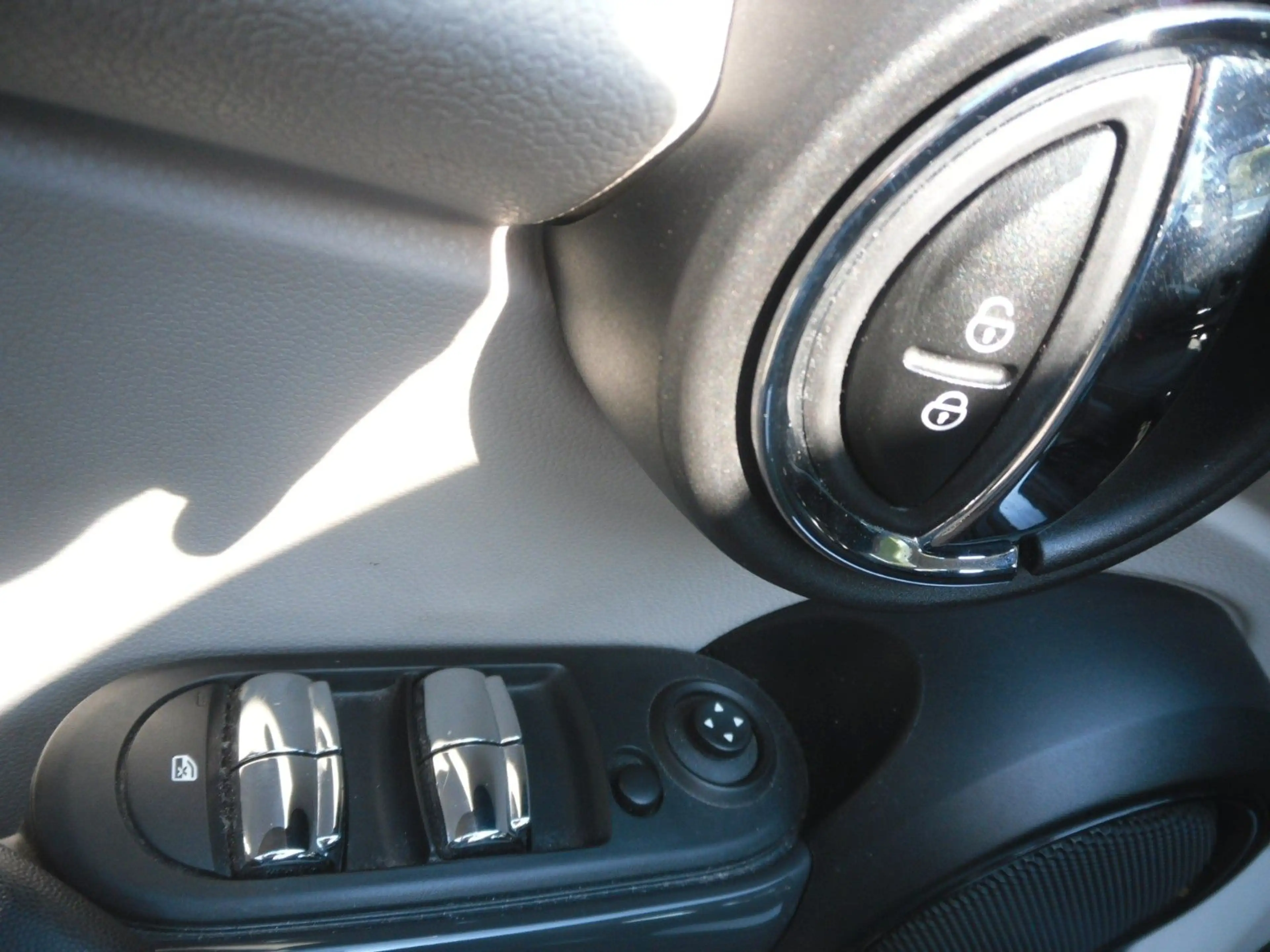 MINI Cooper D Mini 5-trg. 116PS Klima 129000KM  PDC — photo 13