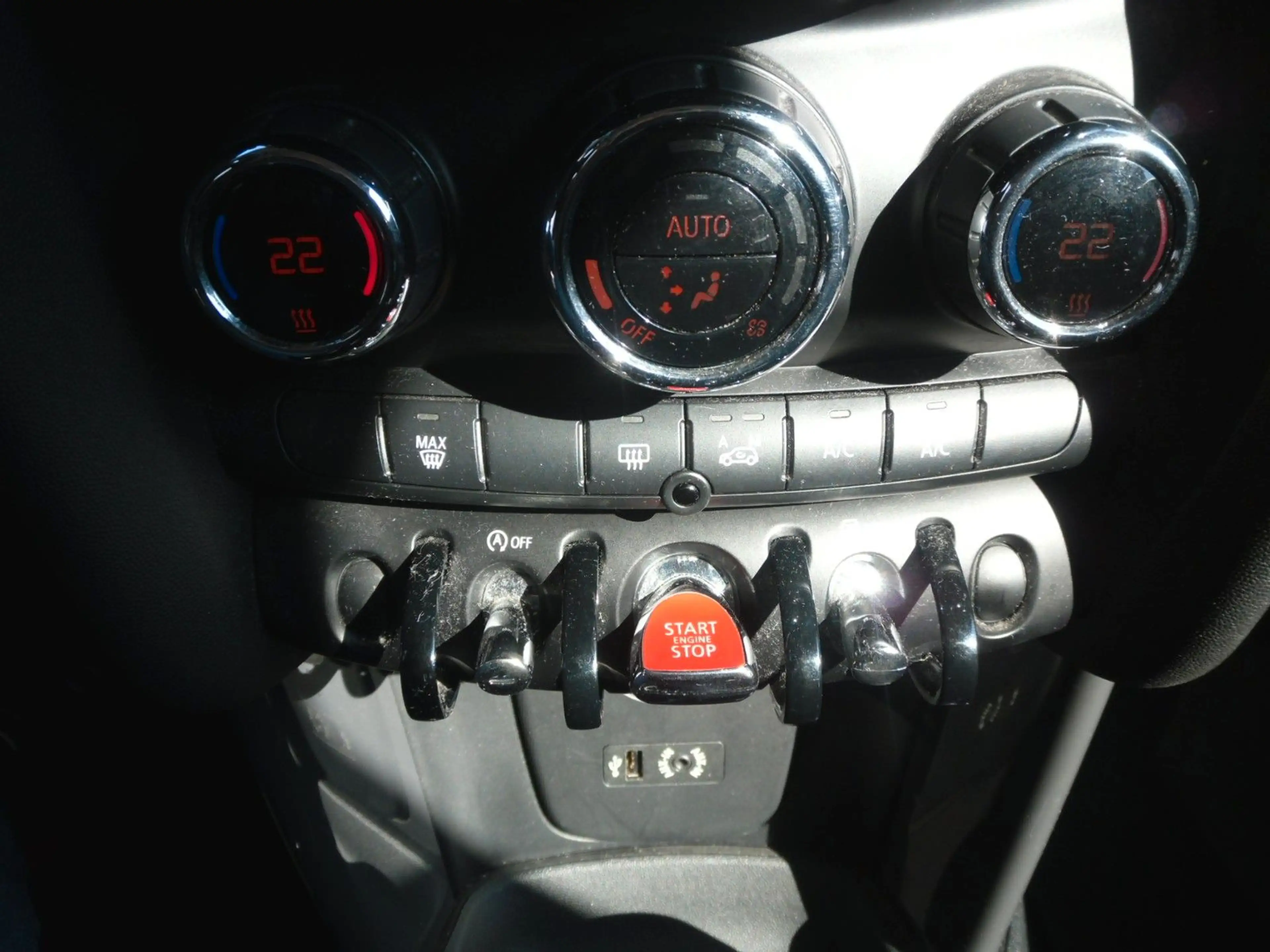 MINI Cooper D Mini 5-trg. 116PS Klima 129000KM  PDC — photo 7