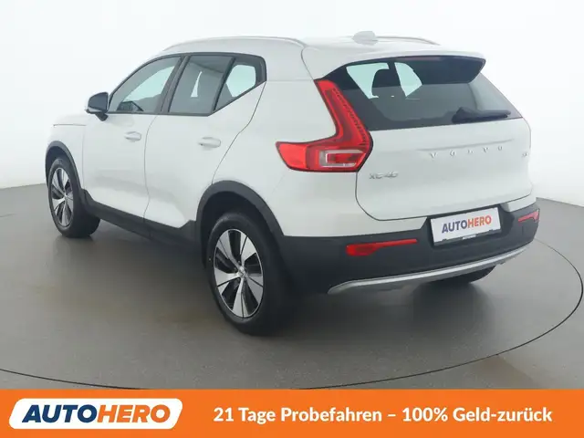 Volvo XC40 view 4