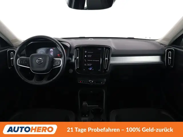 Volvo XC40 view 12