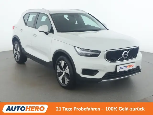 Volvo XC40 view 8