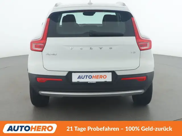 Volvo XC40 view 5