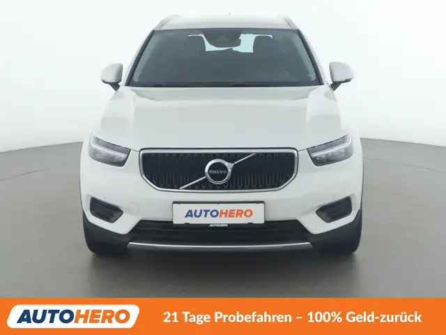 Volvo XC40 view 9