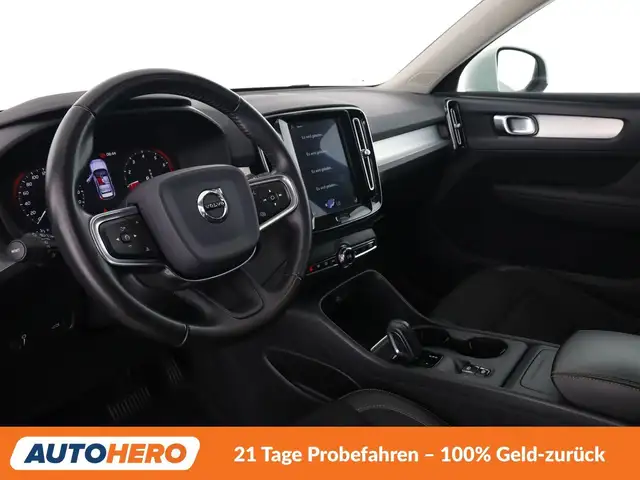 Volvo XC40 view 11
