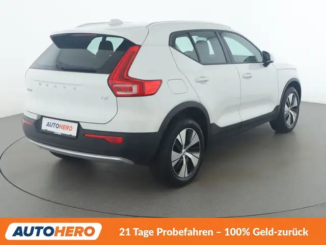 Volvo XC40 view 6