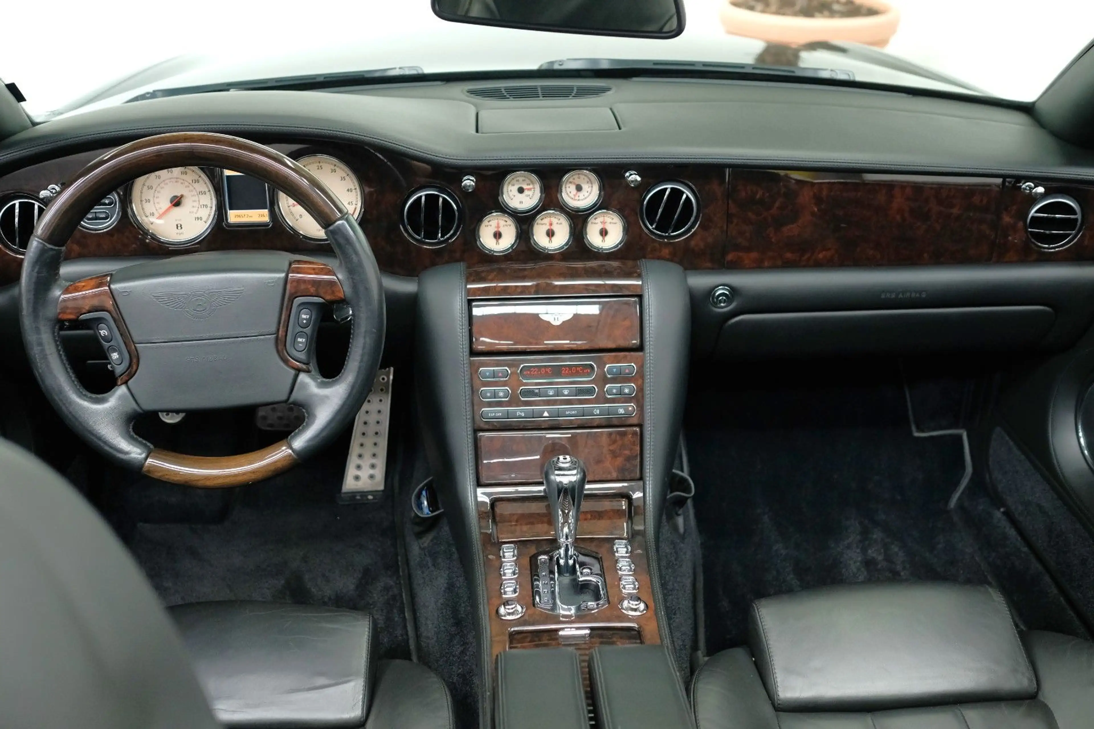 Bentley Azure /BEWERTUNG NOTE 2+/SERVICE 12.000€/HISTORIE — photo 14