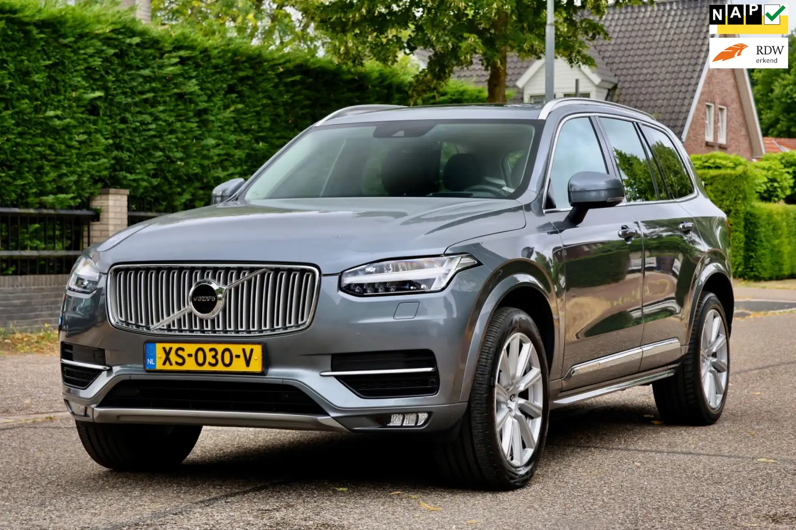 Volvo XC90 2.0 T5 AWD Inscription | 7 PERS | PANO | TREKHAAK Grijs - 1