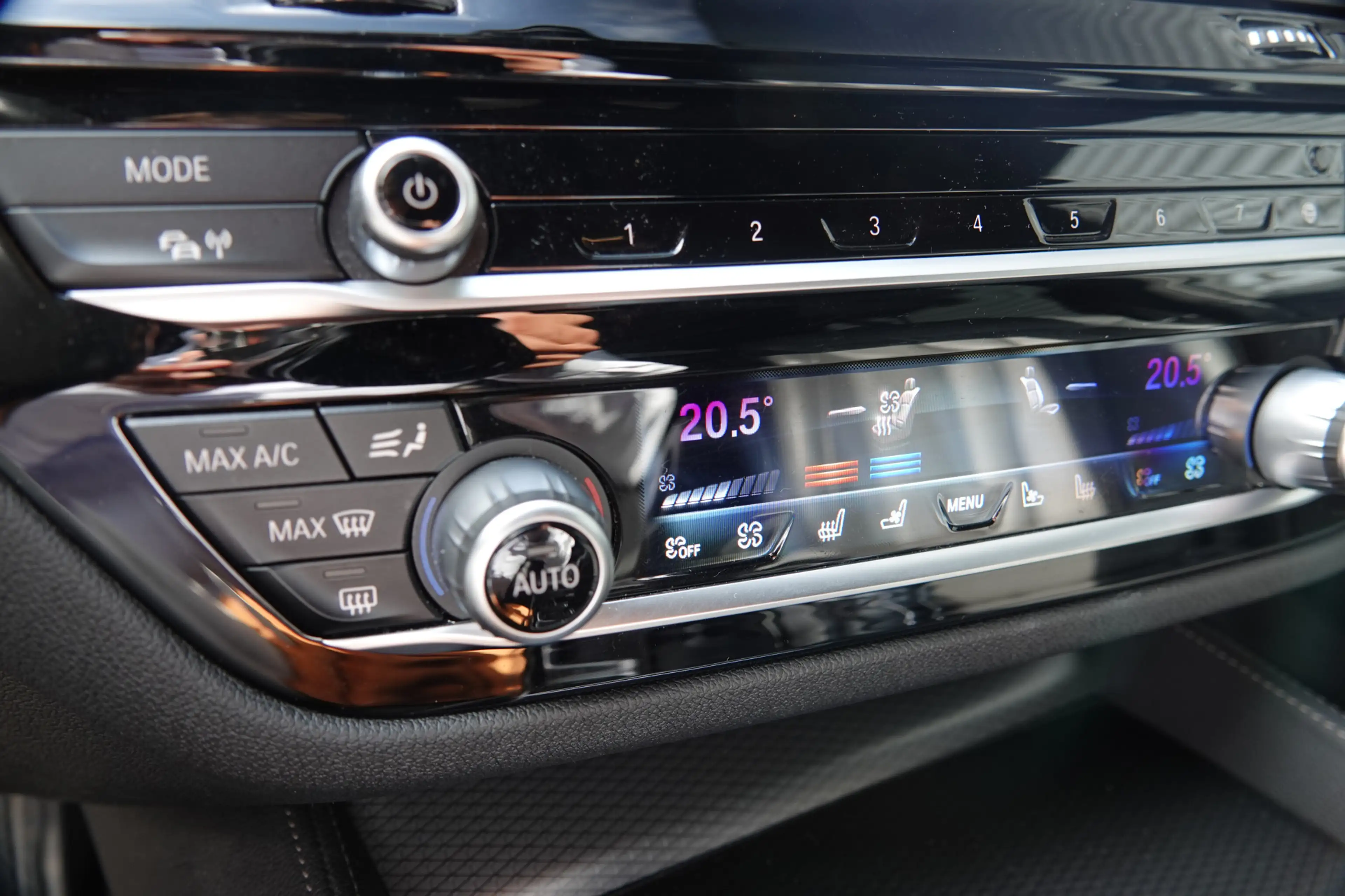 BMW 530 5-serie Touring 530e xDrive High Executive | M-Spo — photo 17