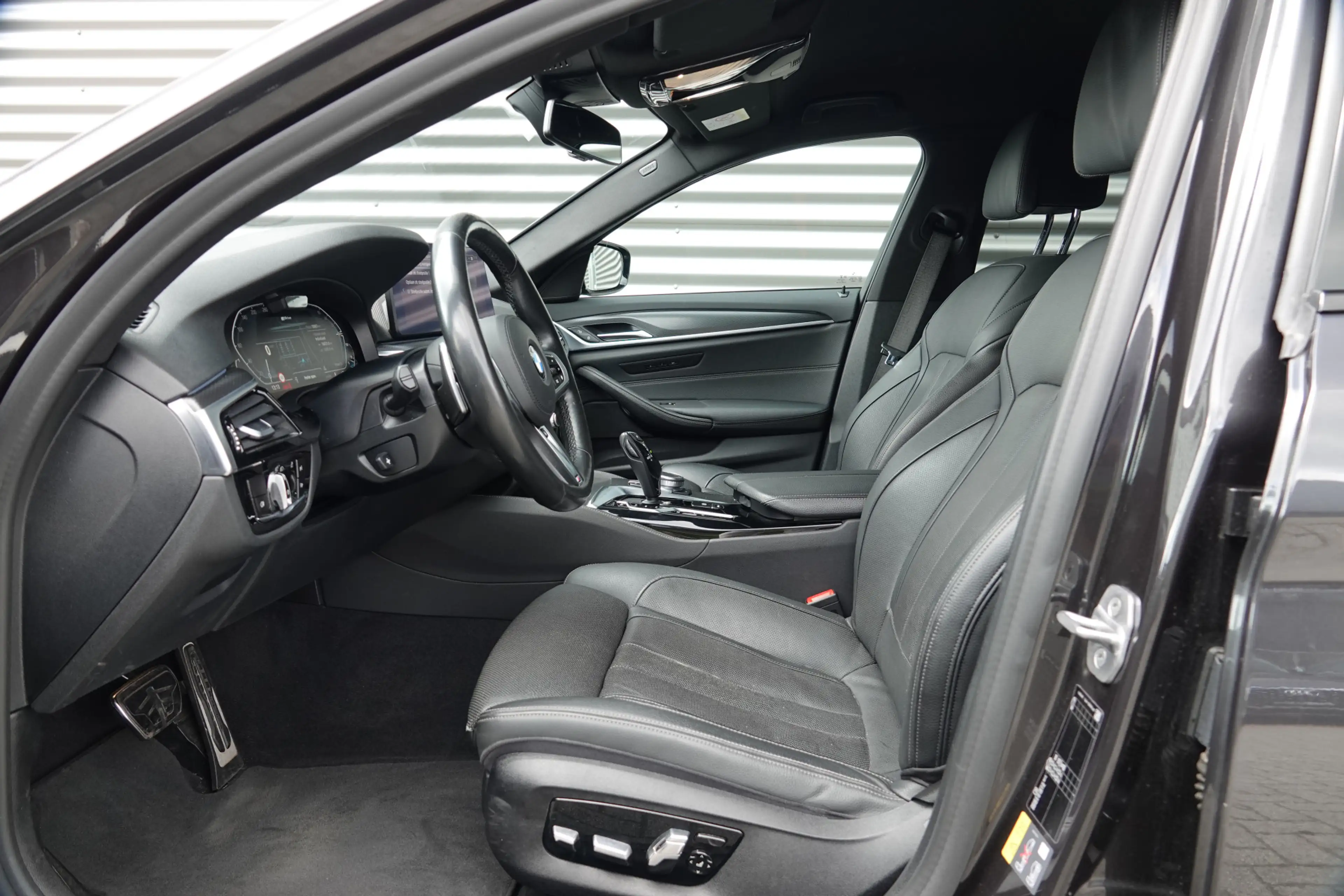BMW 530 5-serie Touring 530e xDrive High Executive | M-Spo — photo 4