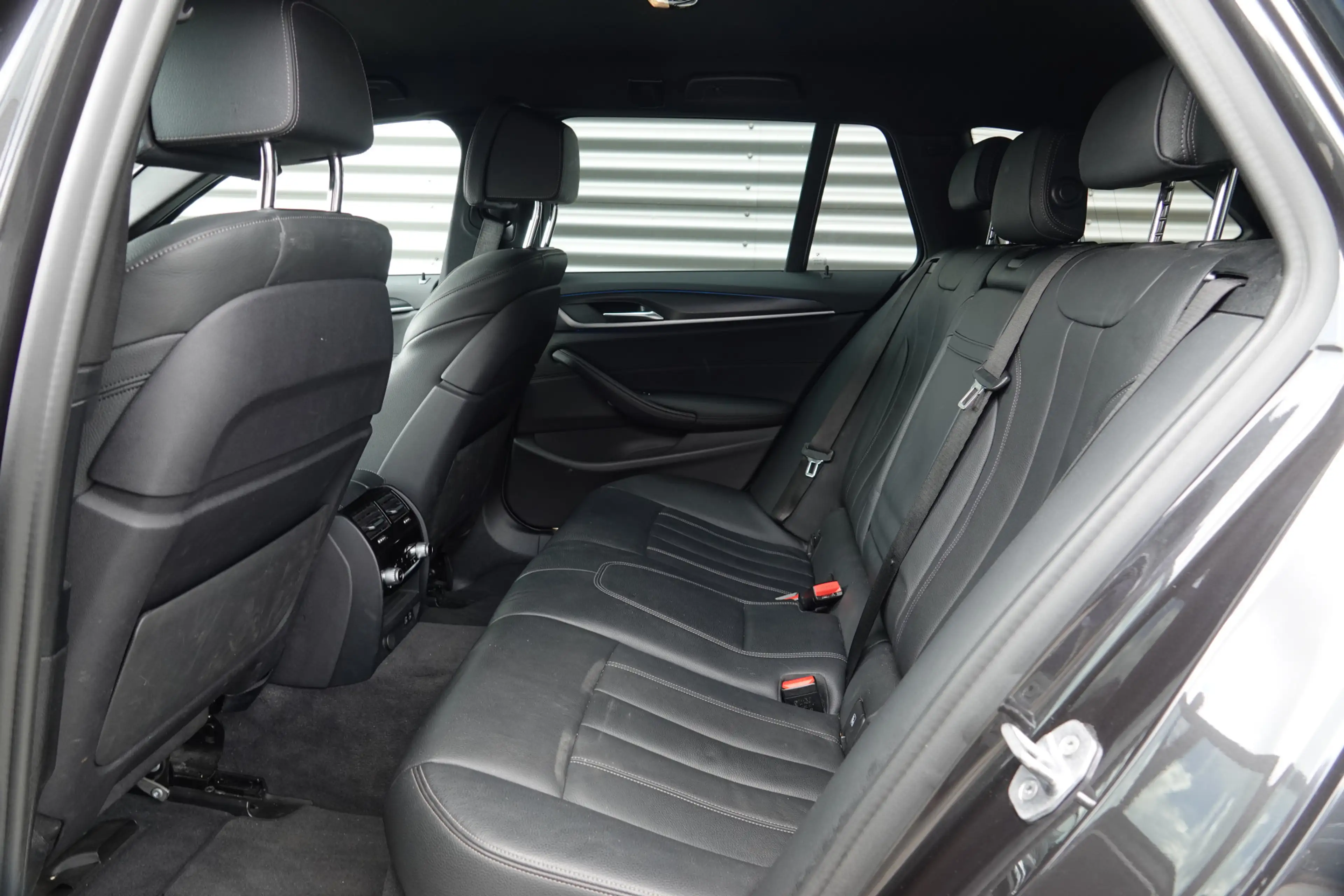 BMW 530 5-serie Touring 530e xDrive High Executive | M-Spo — photo 11