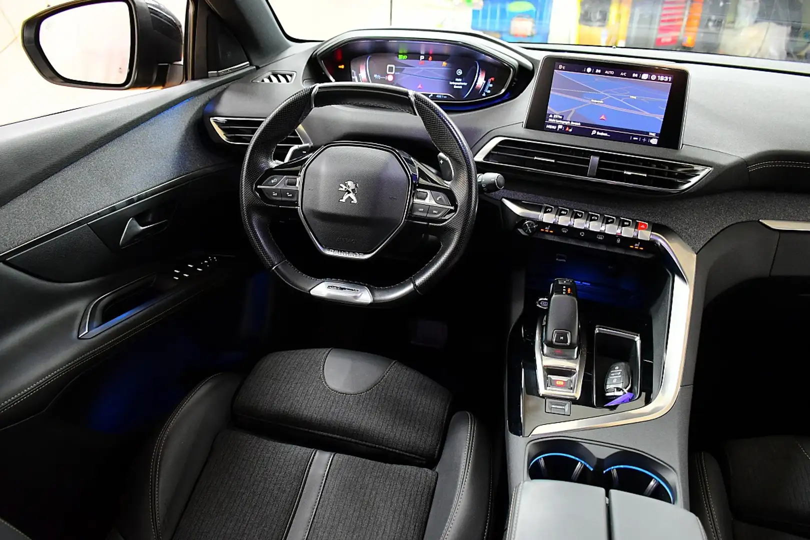 Peugeot 3008 1,5 BlueHDi 130 S&S EAT8 GT Line Aut. Grau - 2