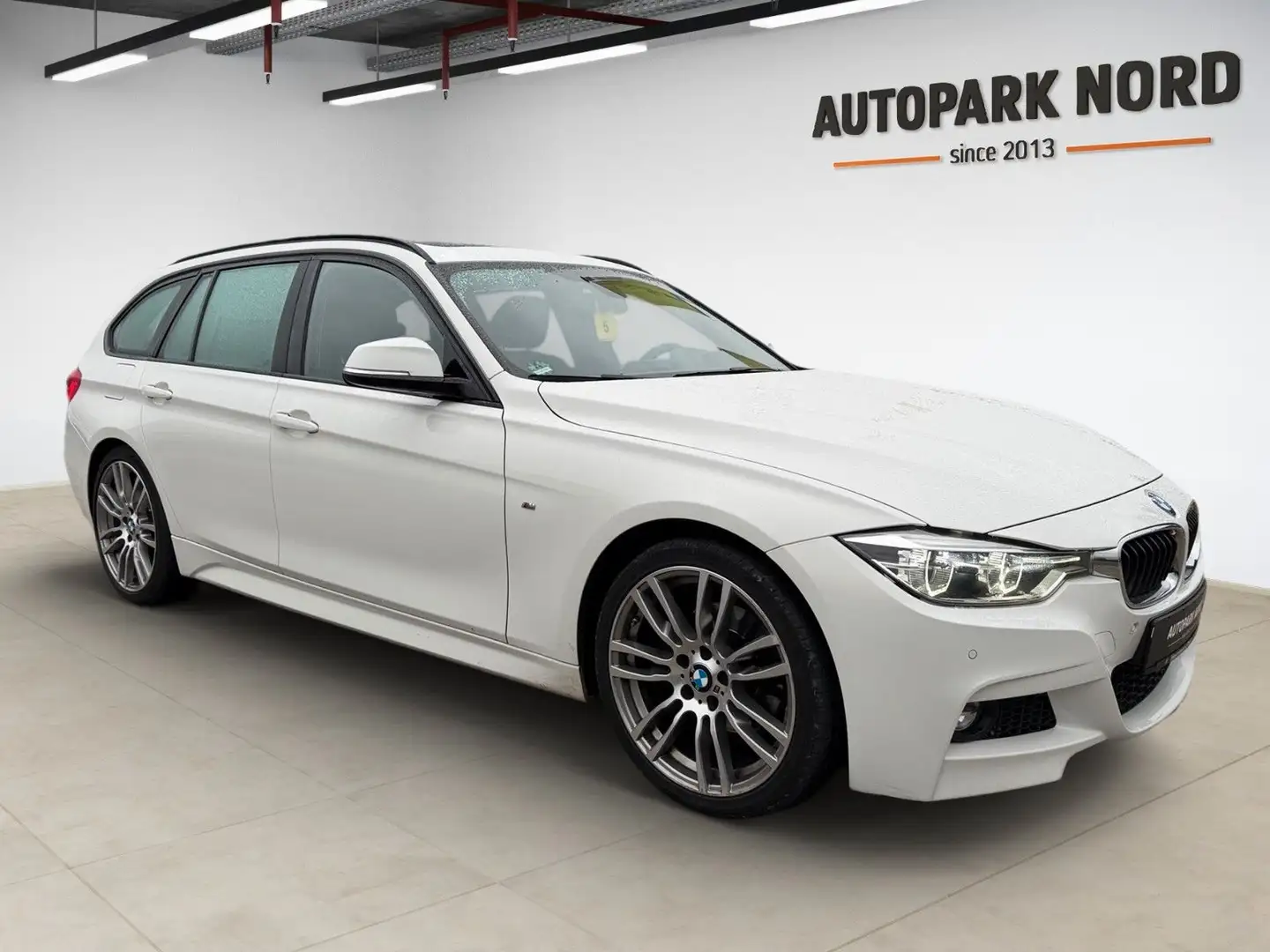 BMW 320 d Aut. Touring M-Sportpaket/AHK/HUD/PANO/LED Weiß - 2