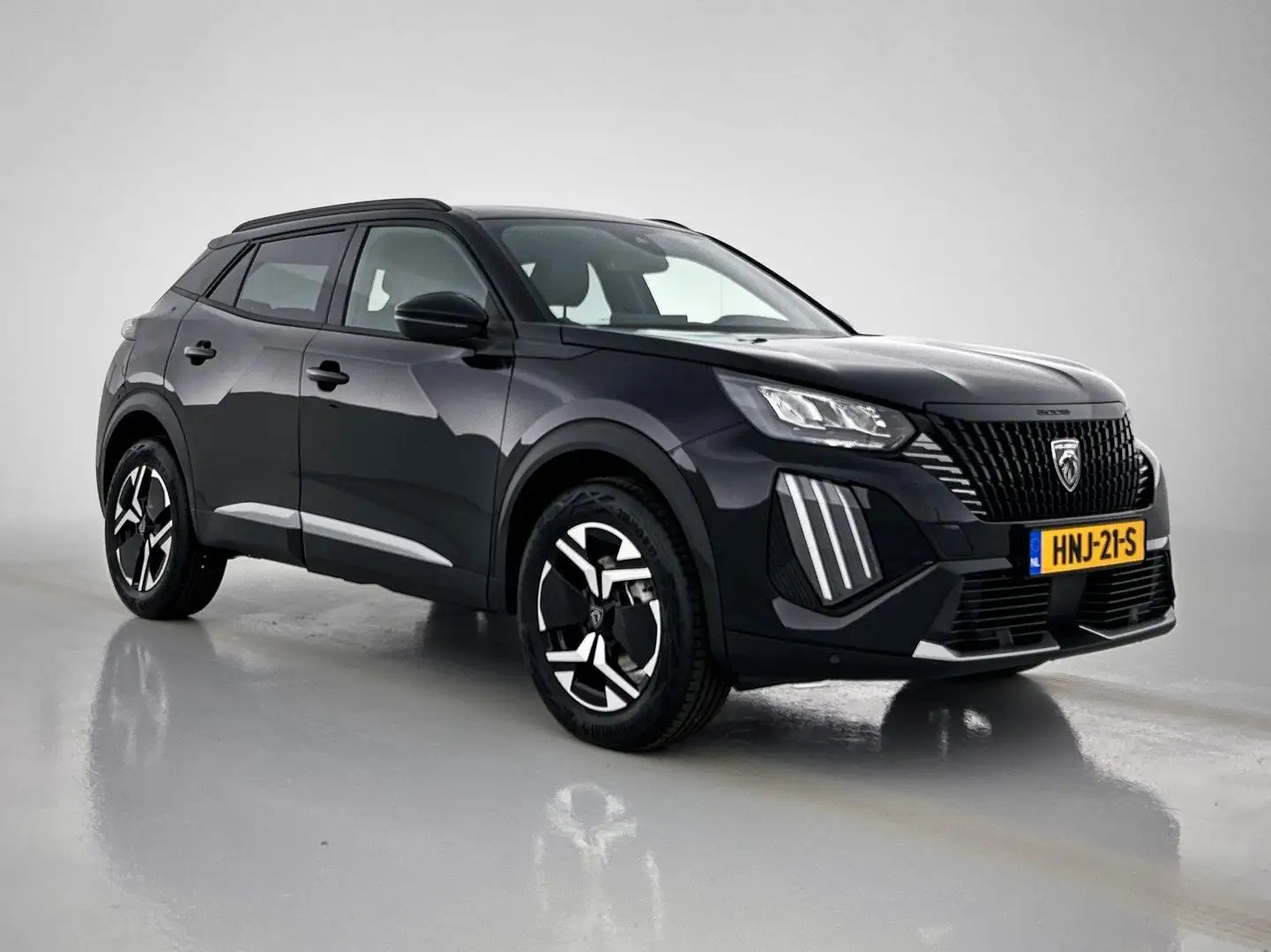 Peugeot 2008 SUV Allure Hybrid 136 pk Automaat | Navigatie | Pa Zwart - 2