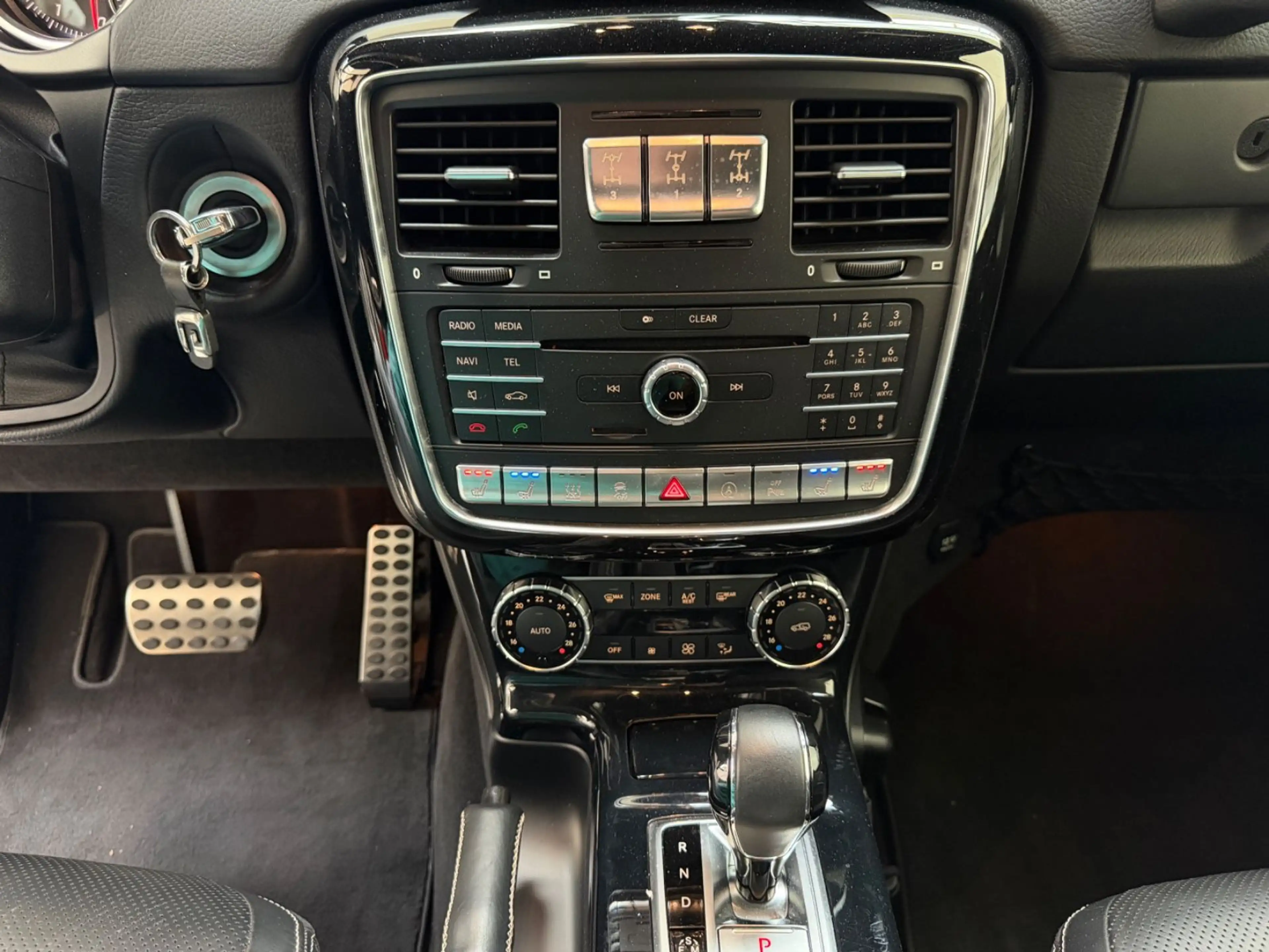 Mercedes-Benz G 500 V8/DESIGNO/AIRRIDE/CAPRISTO/HK/SHD/AHK — photo 17