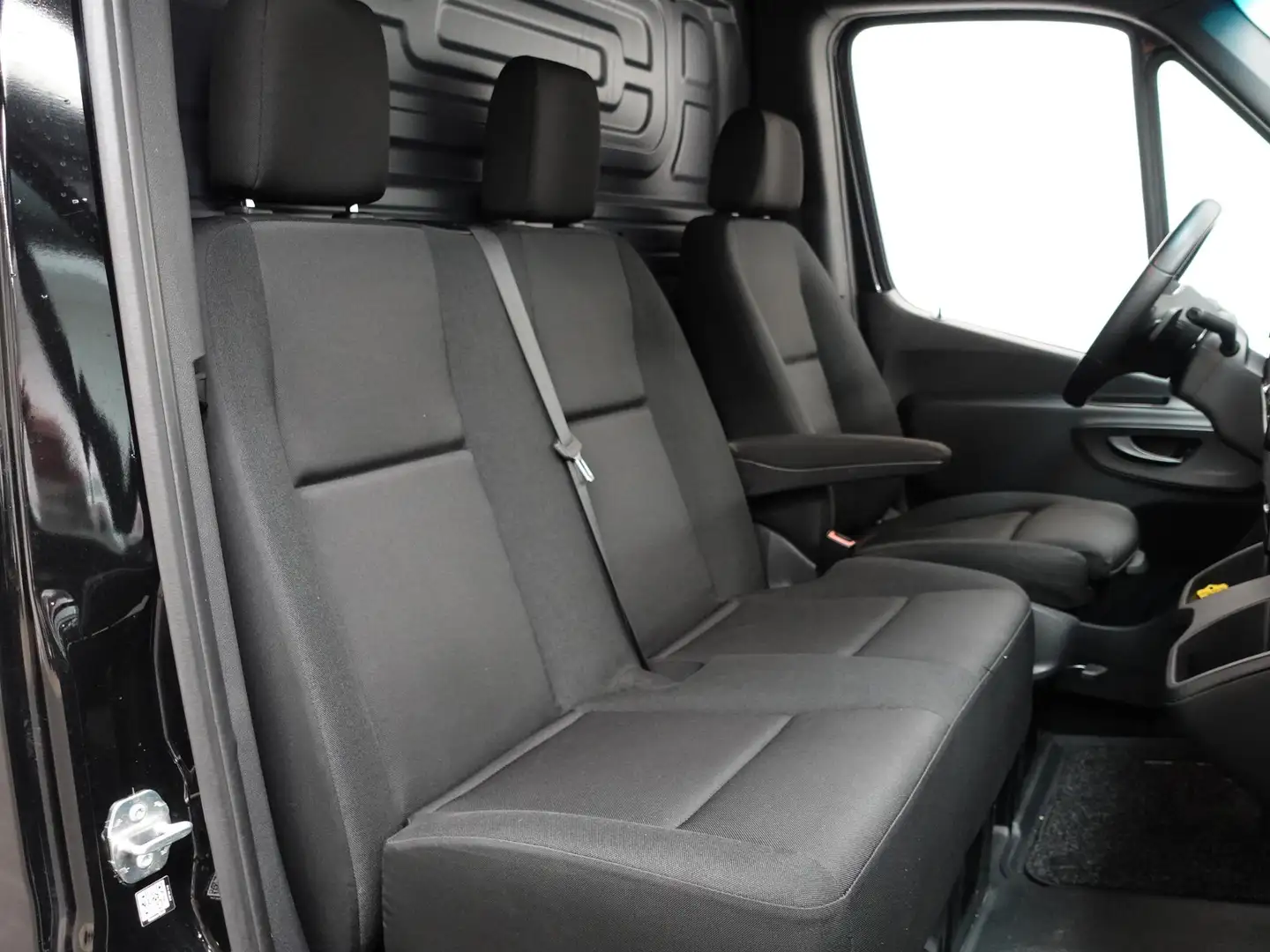 Mercedes-Benz Sprinter 315 L2H2 Automaat Cruise Navi Trekhaak Noir - 2