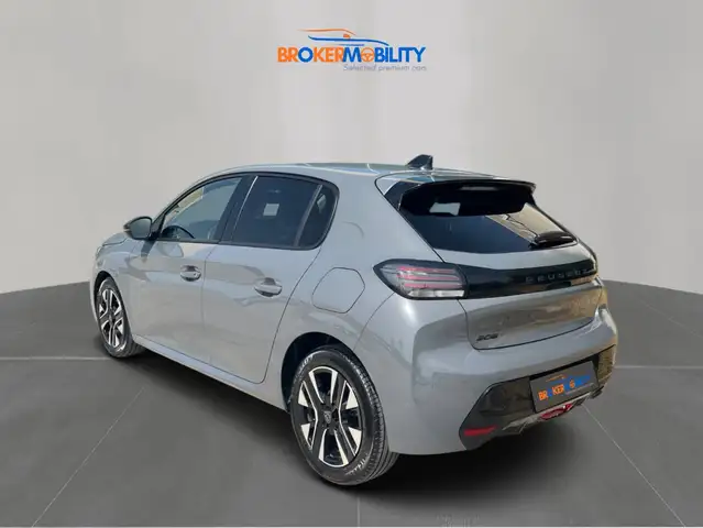 Peugeot 208 view 2