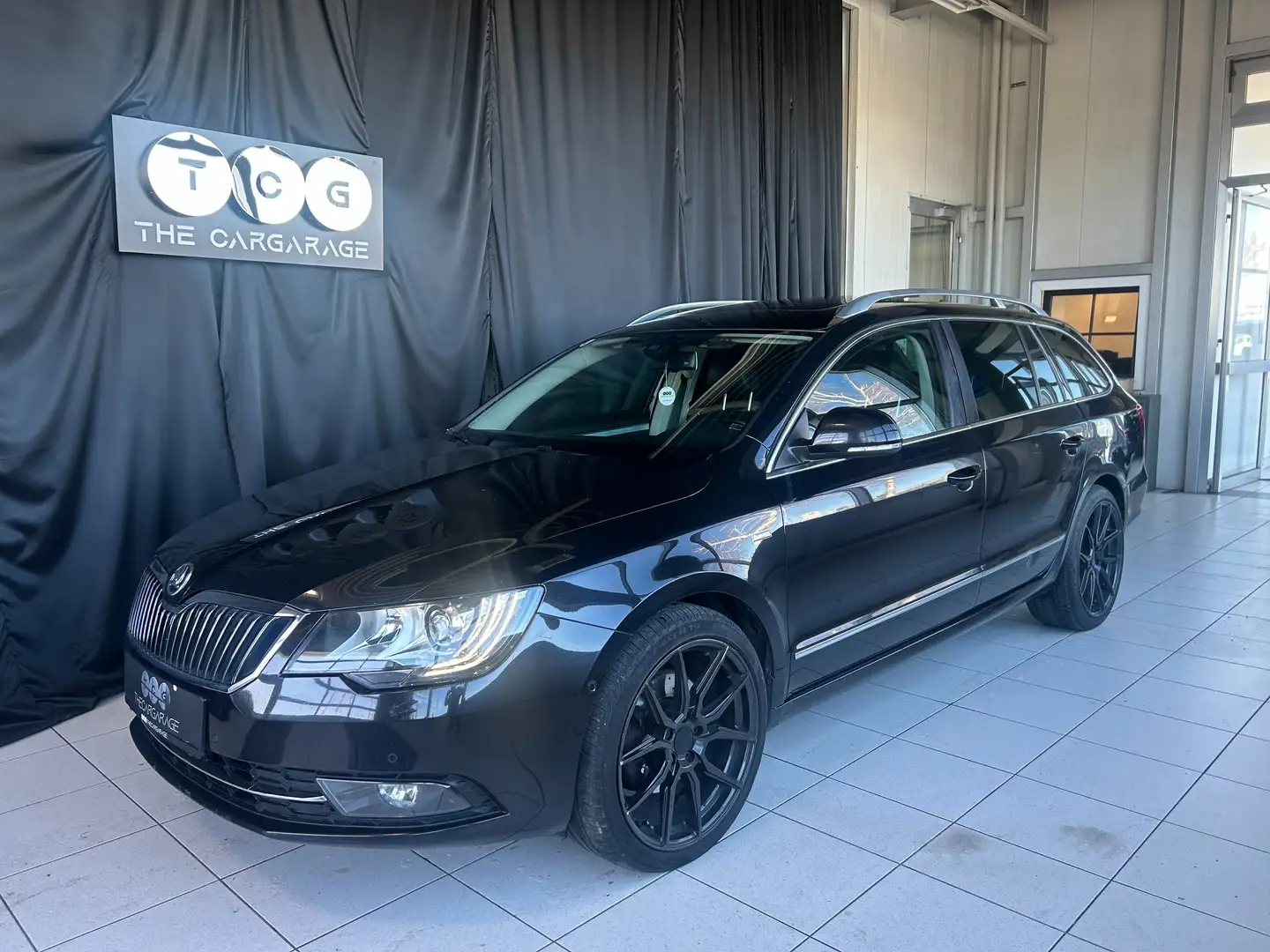 Skoda Superb Elegance 4x4 1. BESITZ Schwarz - 1