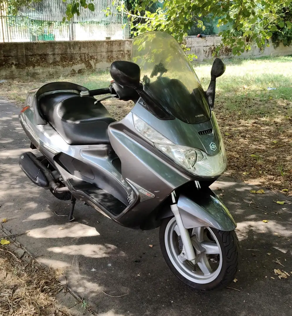 Piaggio X 8 Grijs - 2