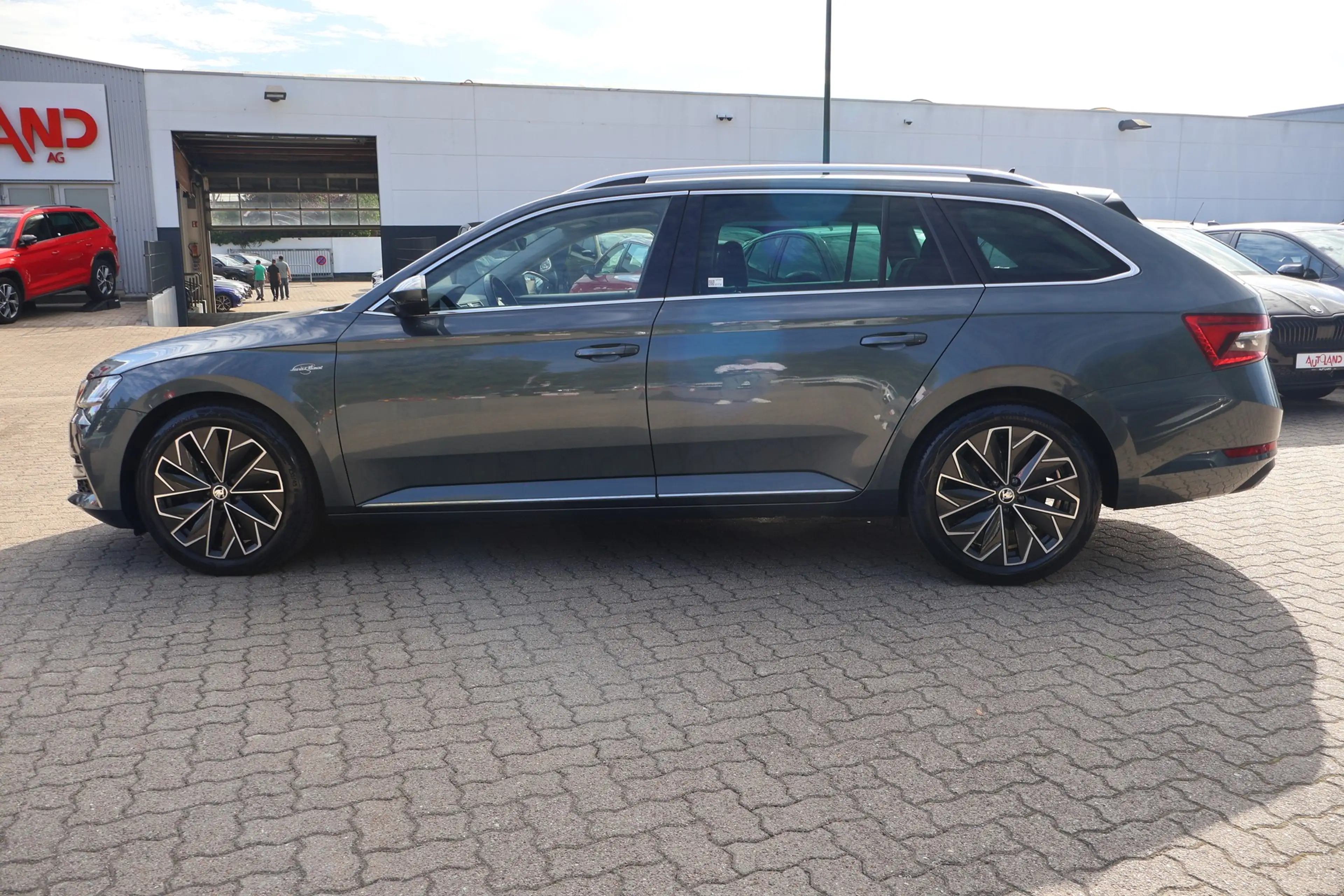 Skoda Superb Combi 2.0 TDI DSG L&K LED Navi Kamera PDC — photo 3