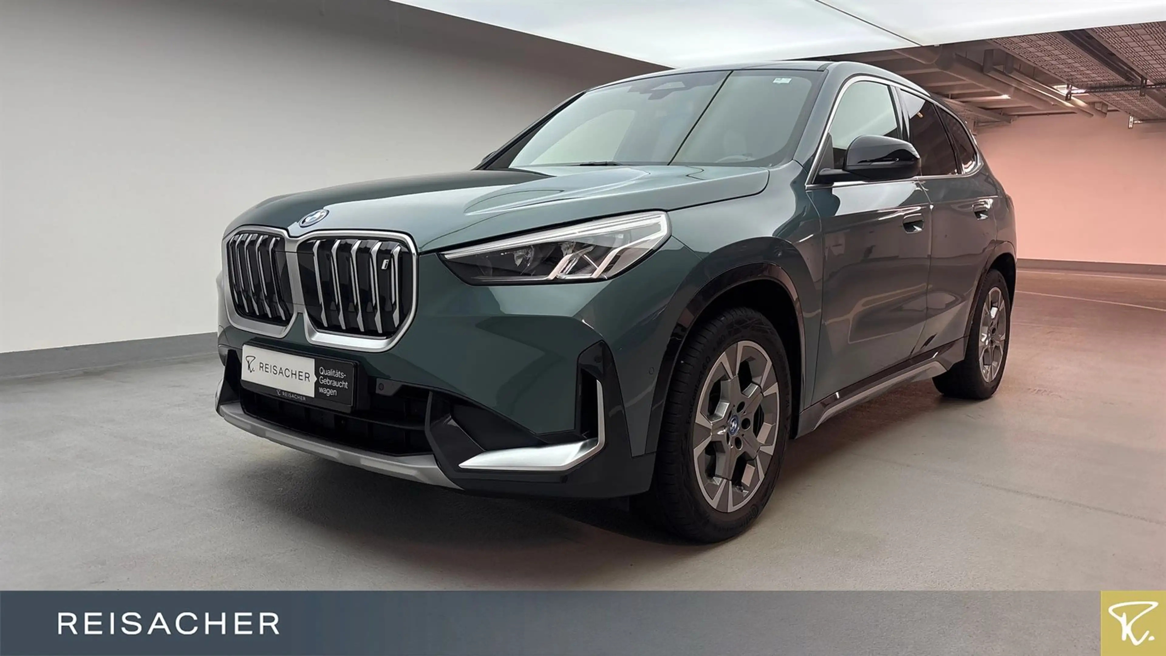 BMW iX1 IX1 A XDrive 30 X-Line AHK DA PA LCPlus RFK