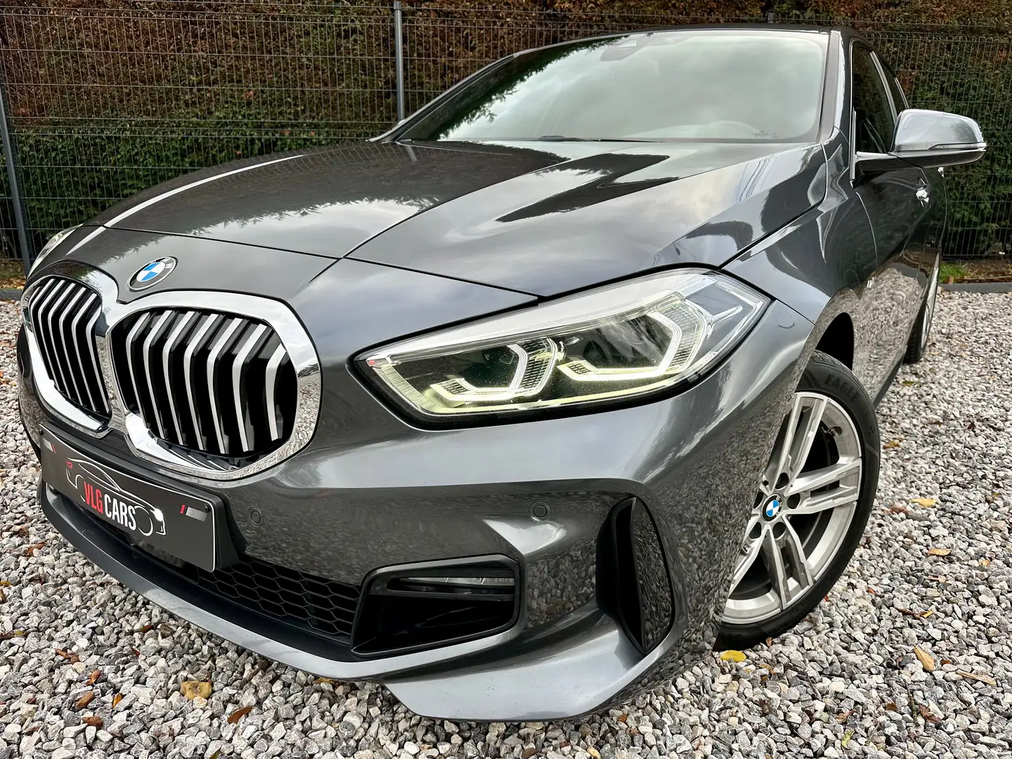 BMW 118 118iA  Pack M BTW/TVA 21% Shadow LED Gps CarPlay Grey - 2