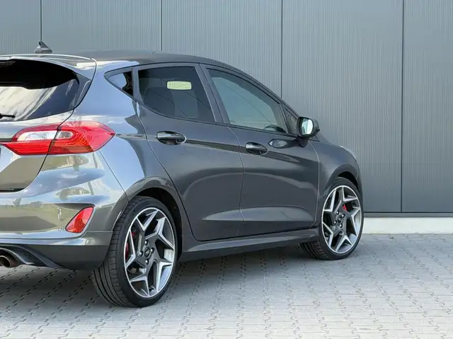 Ford Fiesta view 5