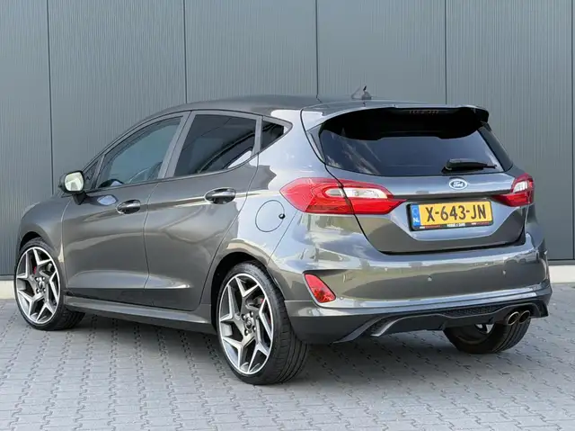 Ford Fiesta view 3