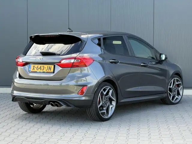 Ford Fiesta view 4