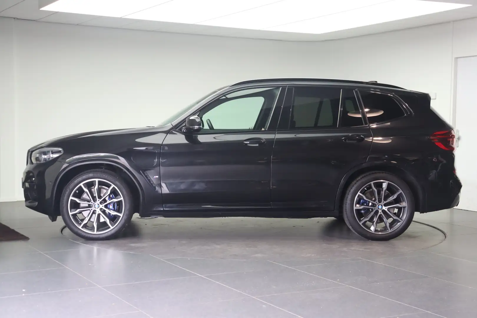 BMW X3 xDrive30e M Sport Automaat / Trekhaak / Sportstoel Zwart - 2