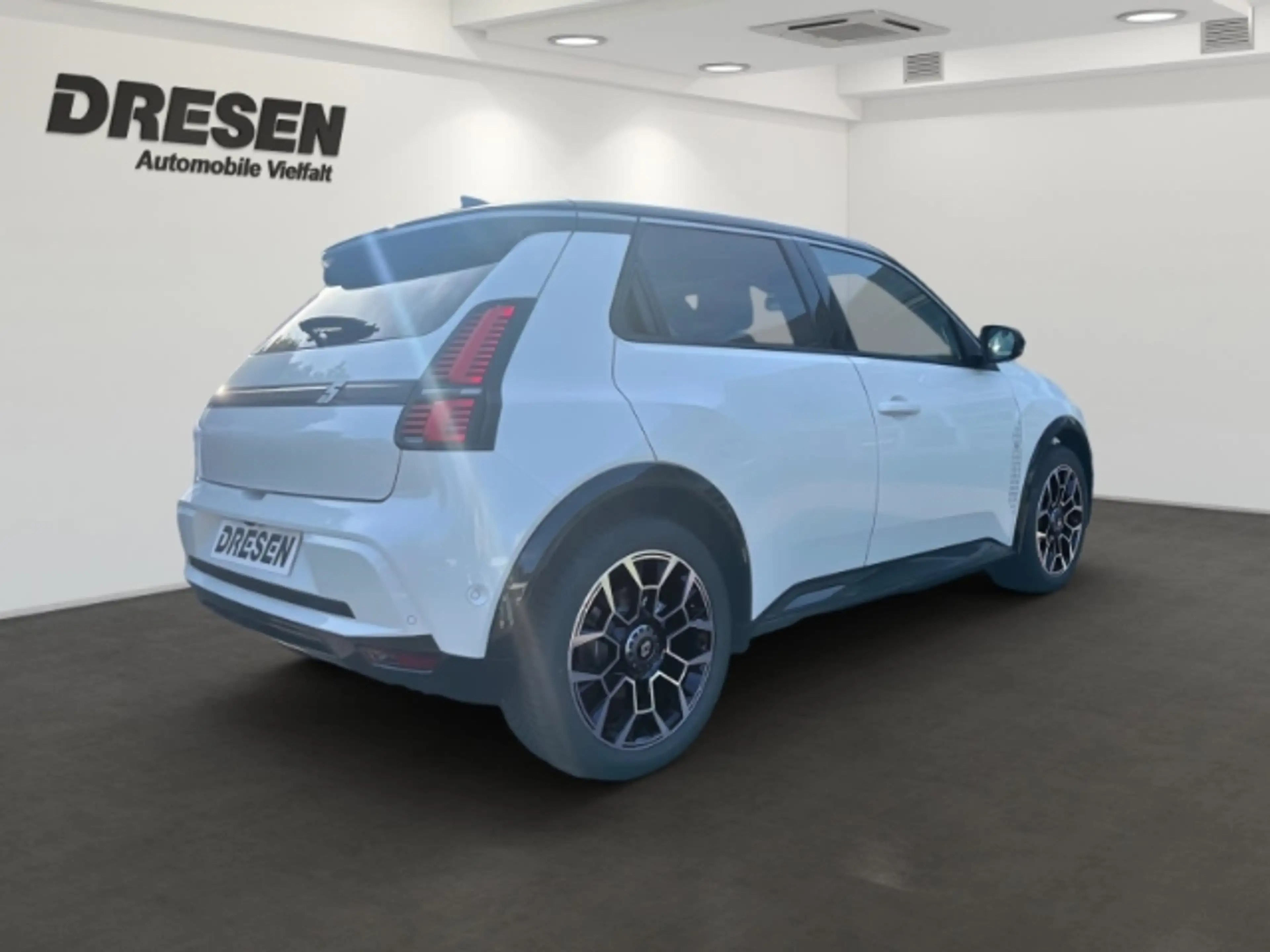 Renault R 5 Electric Range E-Tech elektrisch Roland-Garros 10 — photo 3