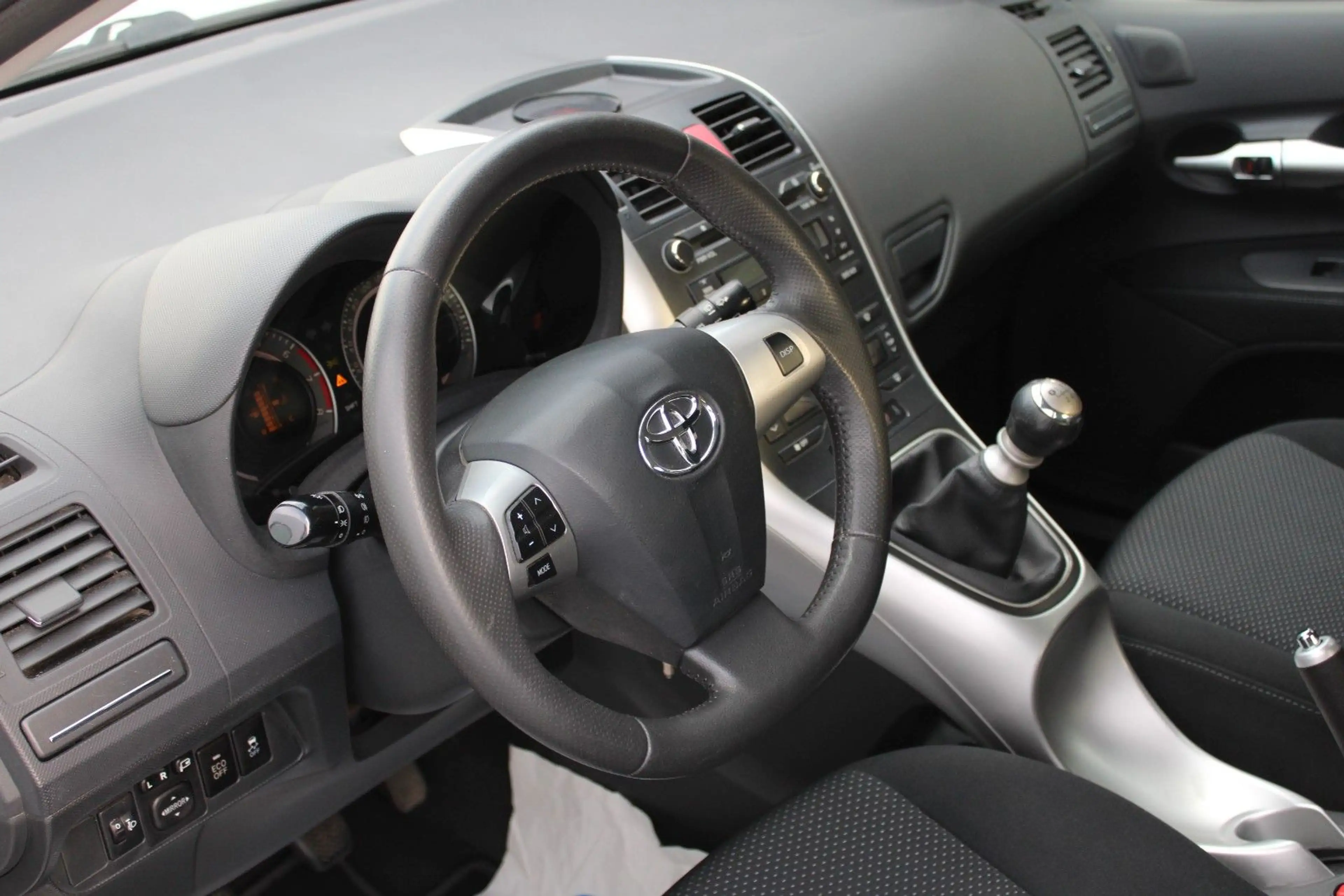 Toyota Auris Edition — photo 14
