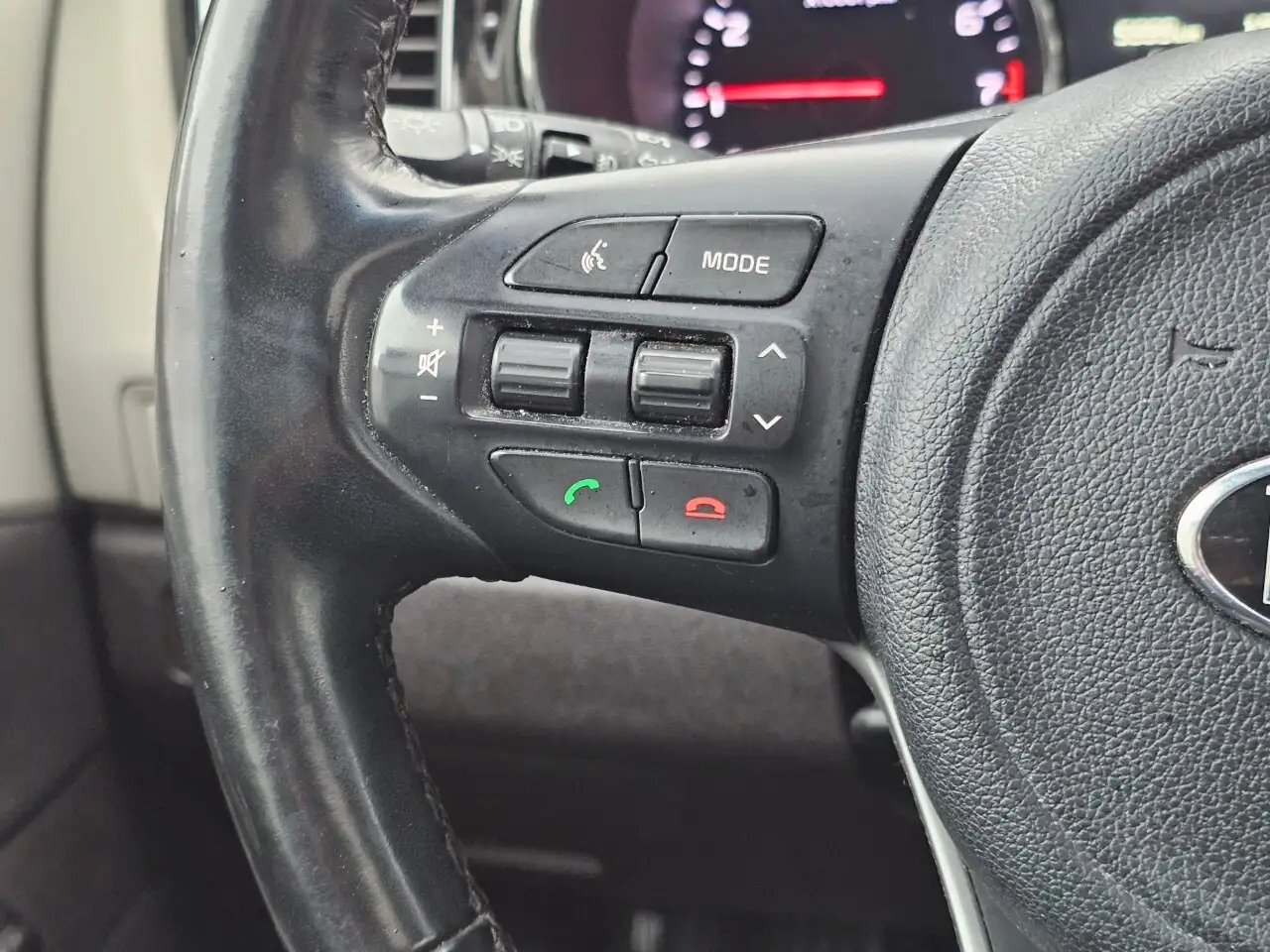 Kia Sedona снимка Kia Sedona