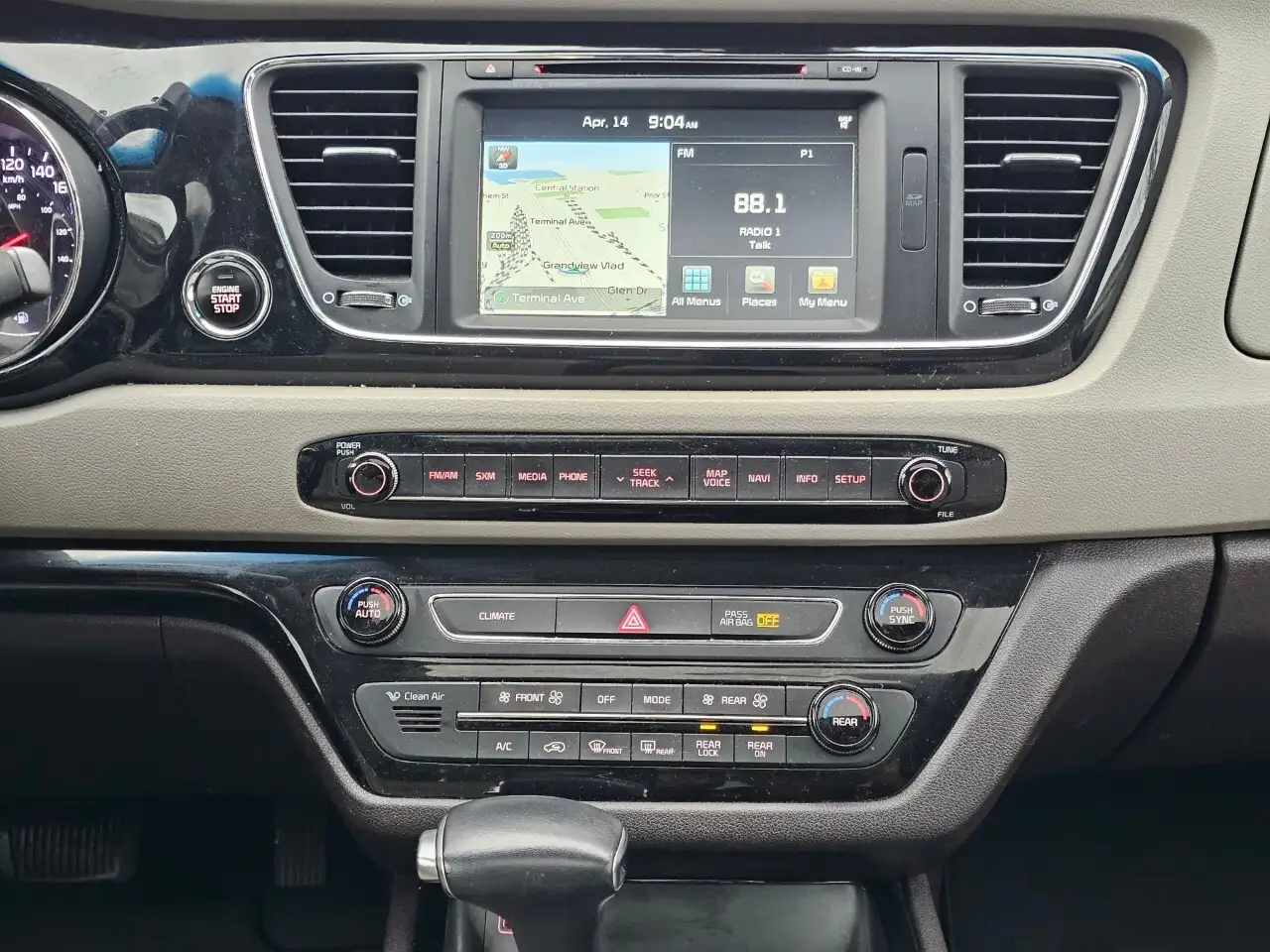 Kia Sedona снимка Kia Sedona