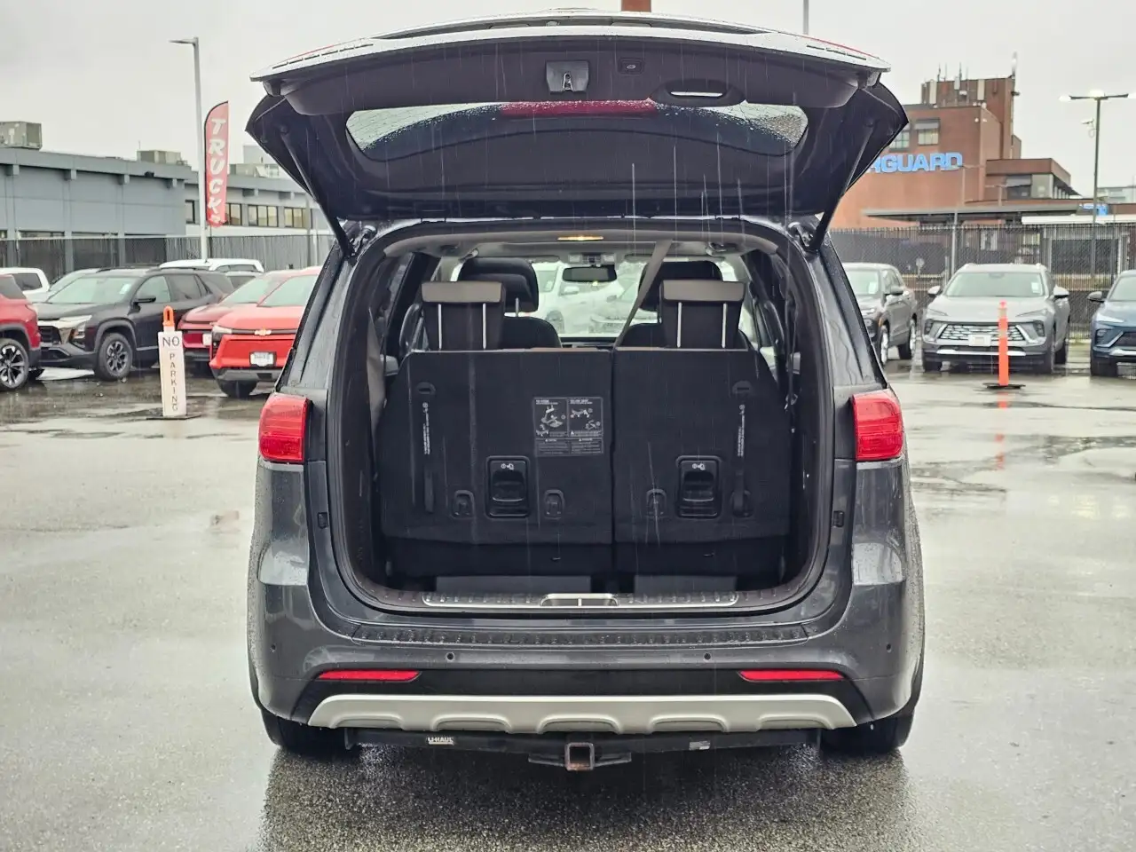 Kia Sedona снимка Kia Sedona