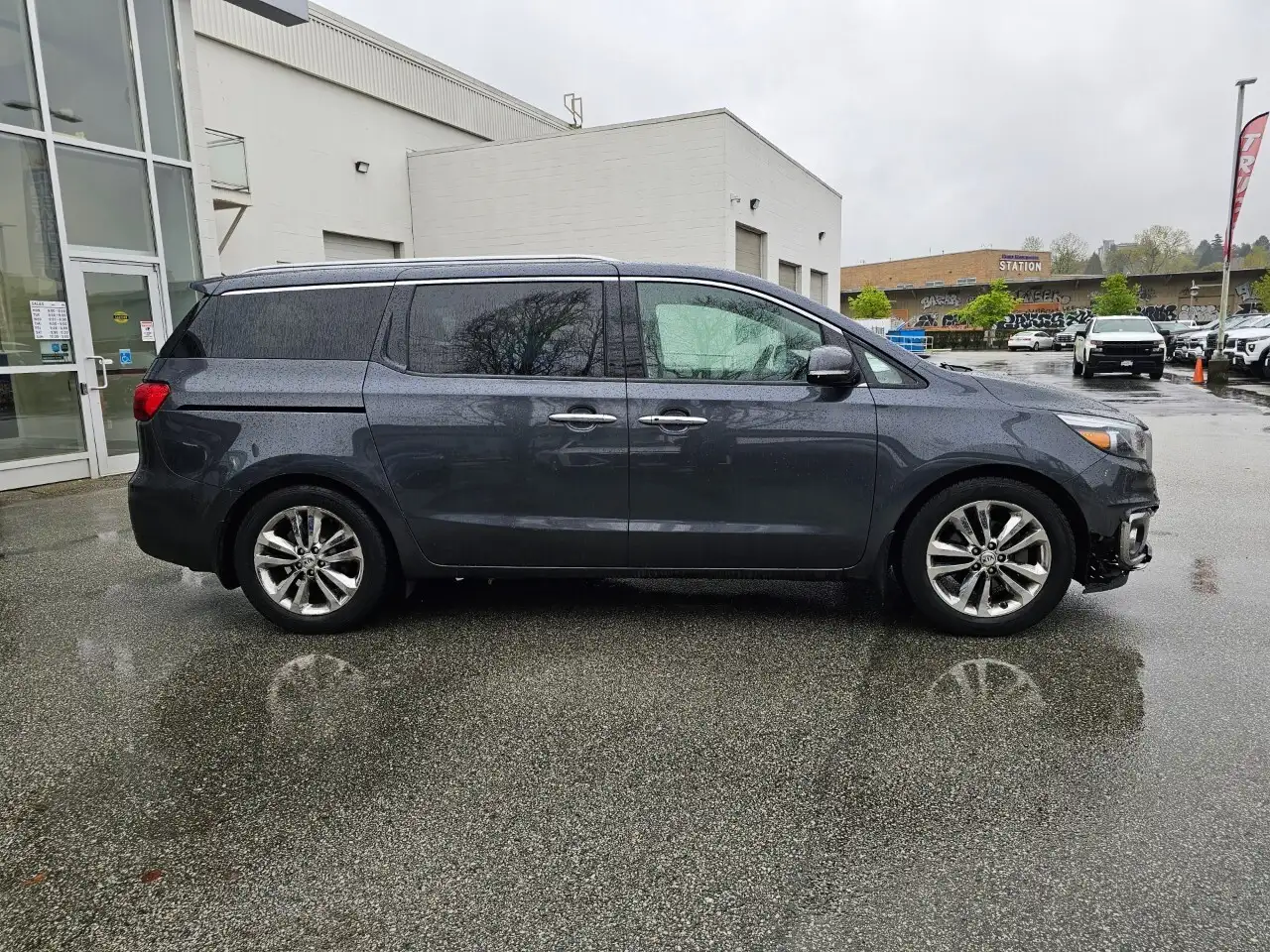 Kia Sedona снимка Kia Sedona