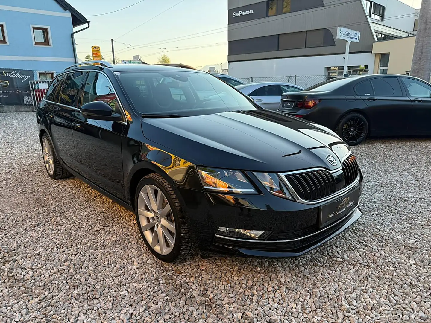 Skoda Octavia Combi 2,0 Style TDI 4x4 DSG Schwarz - 2