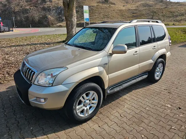 Toyota Land Cruiser 3.0 D-4D Leder Navi 8 Sitzer