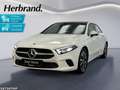 Mercedes-Benz A 180 Style Panorama CarPlay Distronic Weiß - thumbnail 1