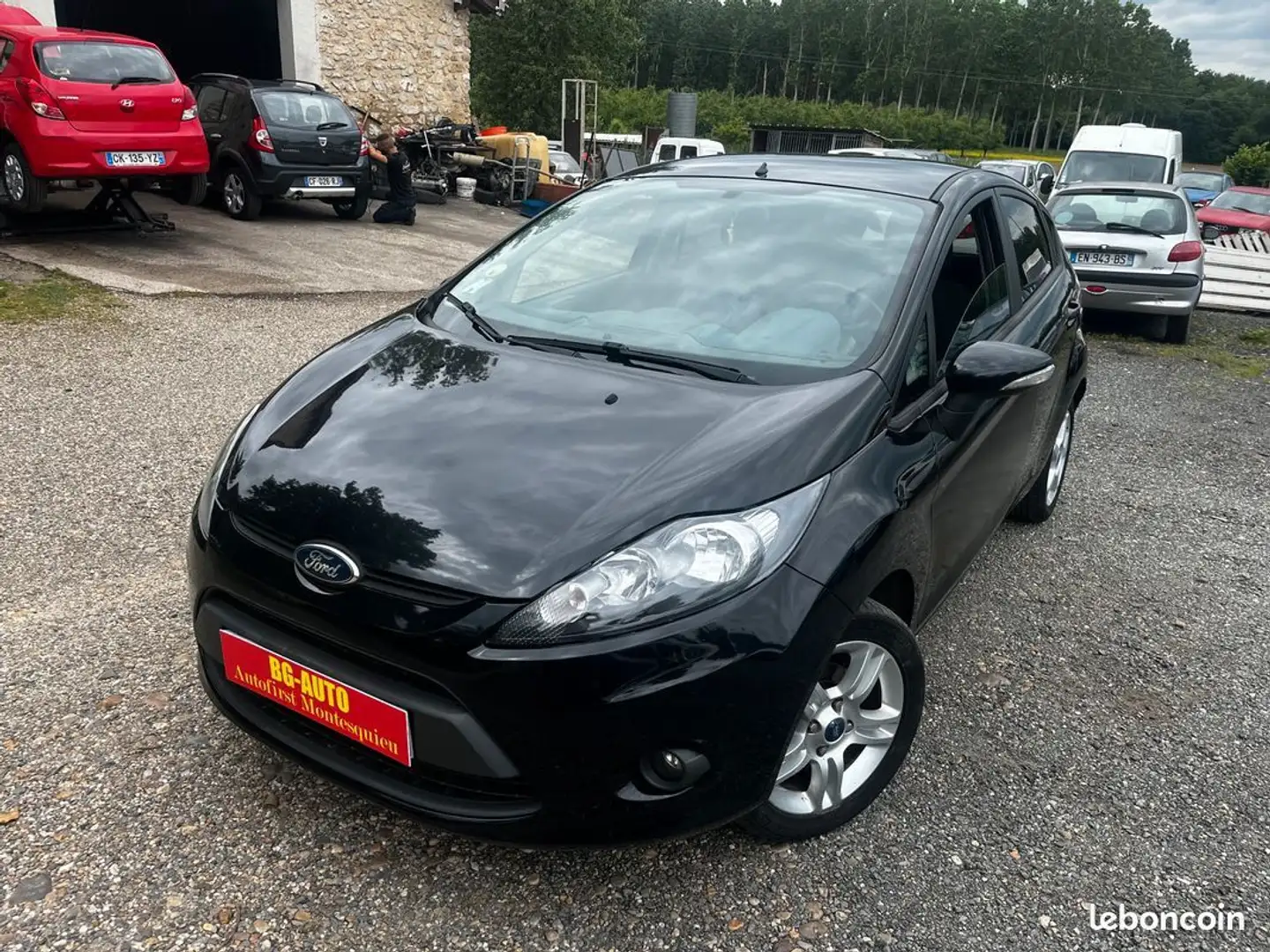 Ford Fiesta 1.4TDCI Trend 5portes en très bon état Noir - 1