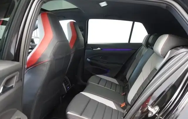 Volkswagen Golf view 9